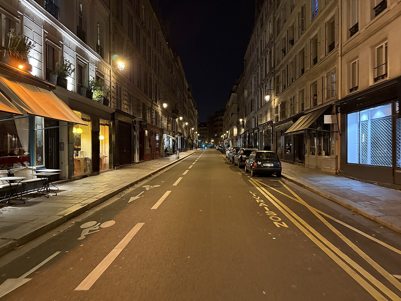 La rue du Pont-Louis-Philippe, où Le Peloton donne le départ