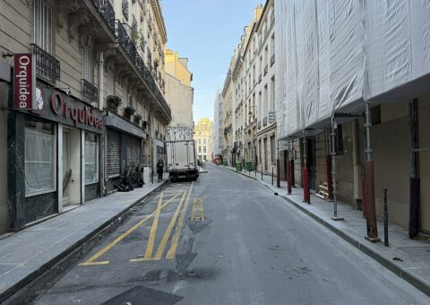 La rue Portefoin, près du Carreau du Temple, où s'écrit Recto Verso