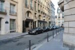 La rue de Varenne, où Philippe Conticini sert ses gâteaux d'émotions