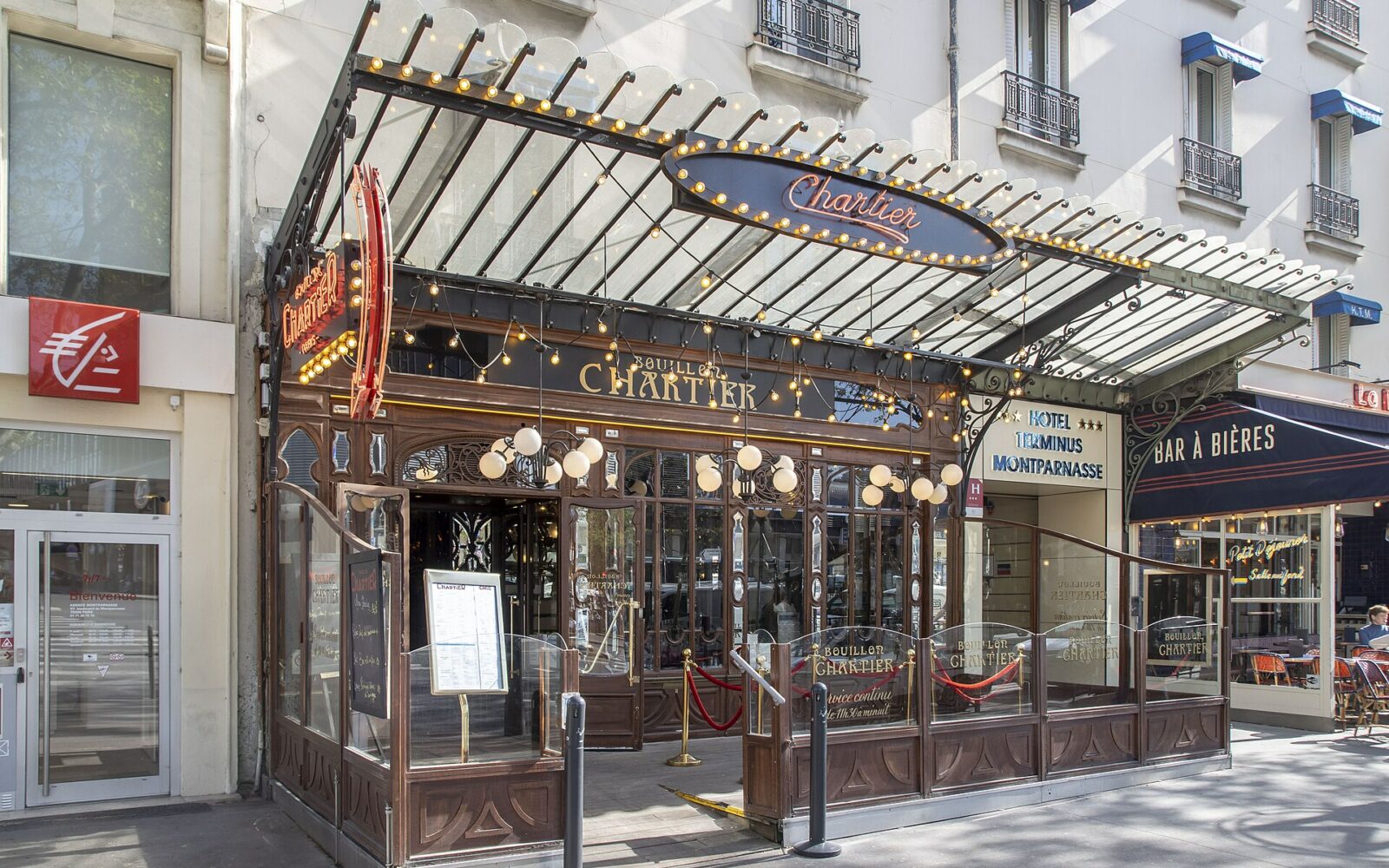 La salle Art nouveau du Bouillon Chartier, rue du Faubourg-Montmartre