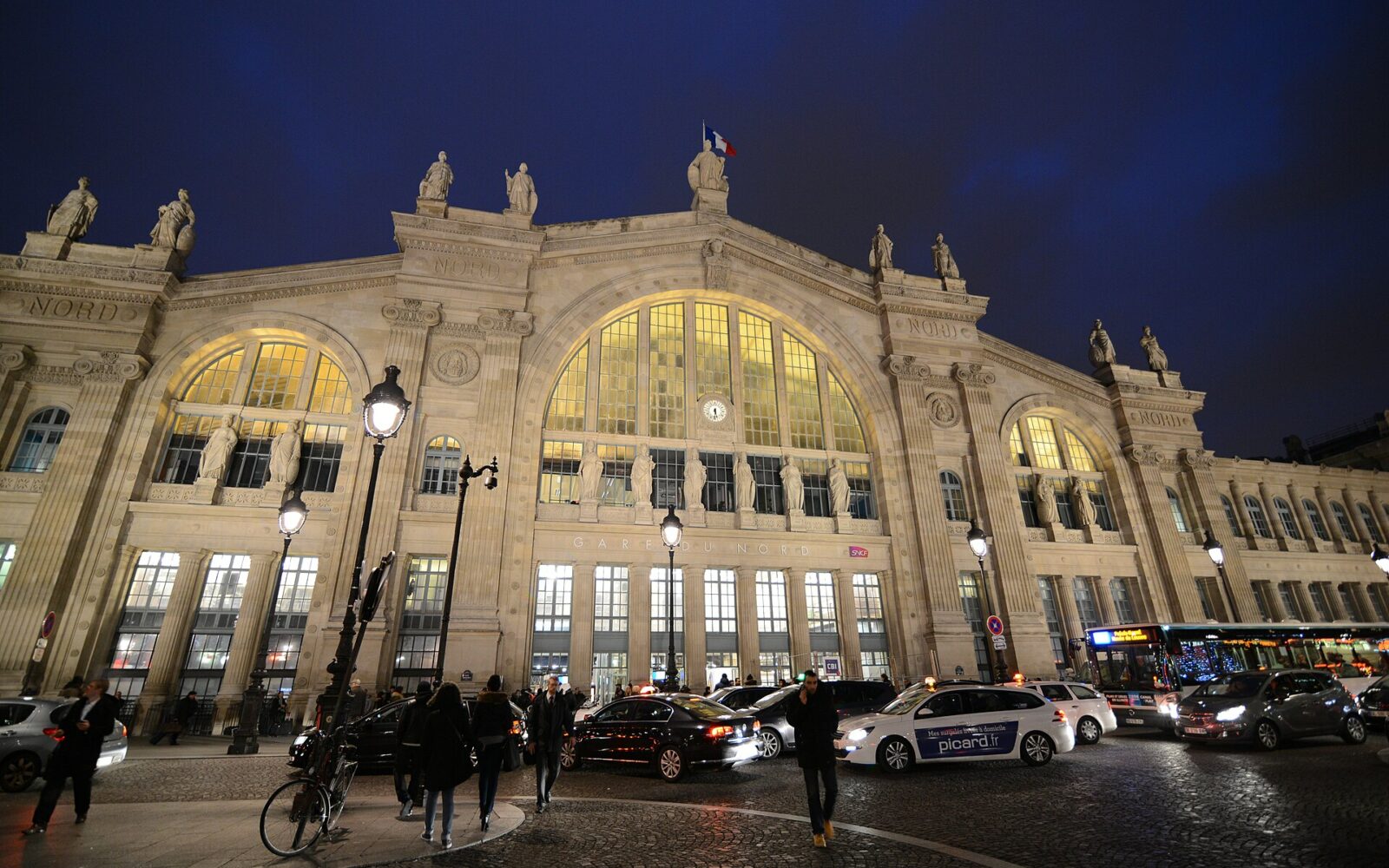 La façade de Hittorff et les statues de la gare du Nord