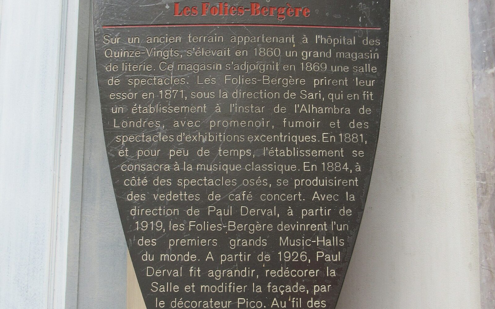 L'enseigne Art déco des Folies Bergère