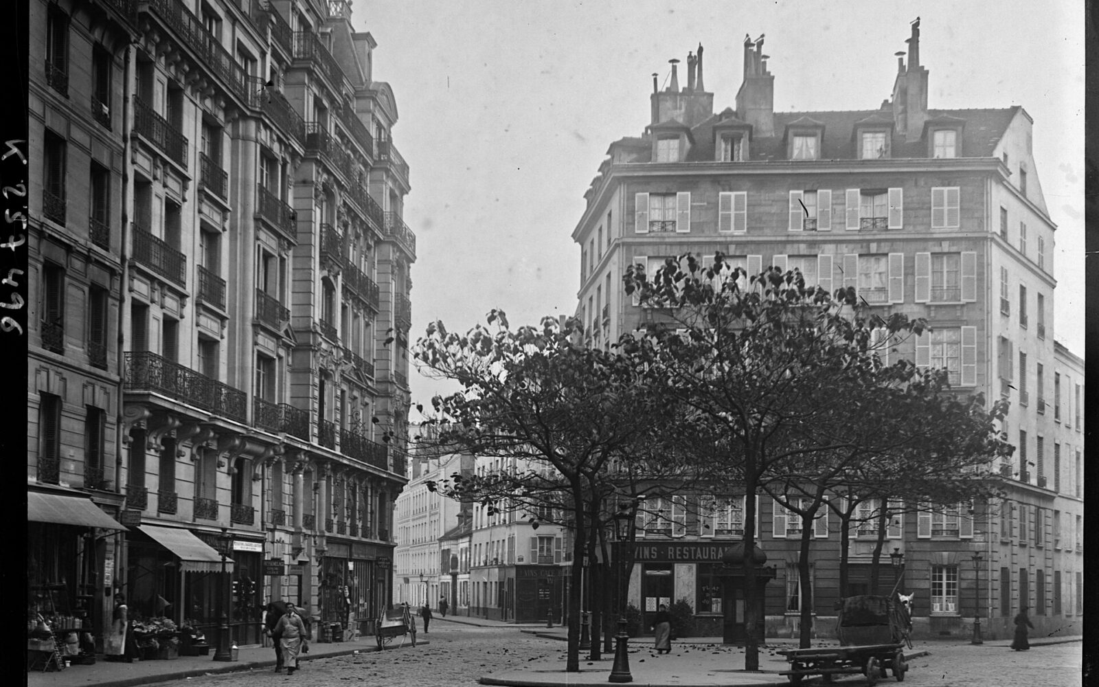 La place de l'Estrapade, décor de la série Emily in Paris