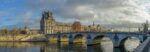 Le pont Royal et le Louvre au bord de la Seine