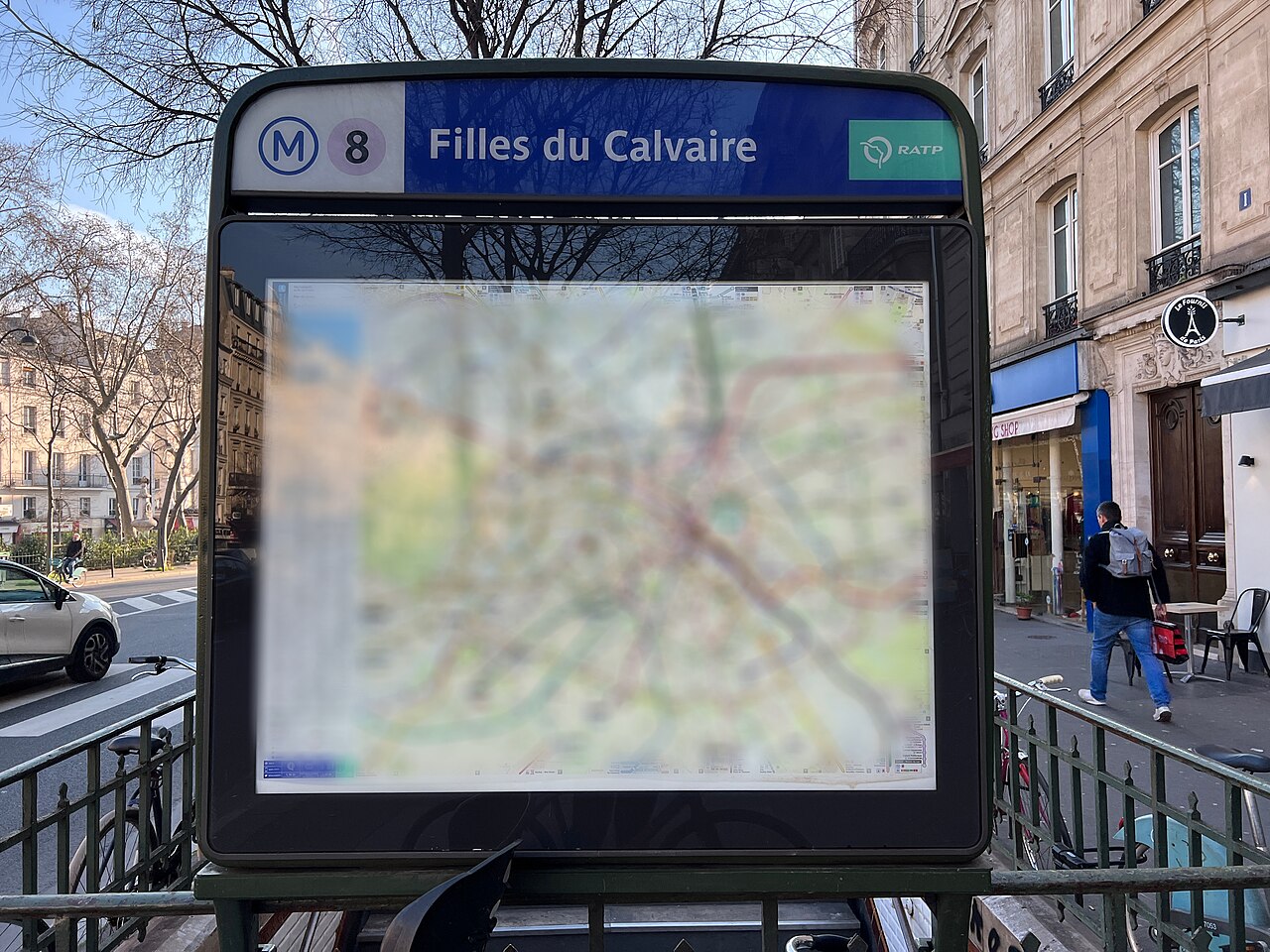 Entrée du métro Filles du Calvaire, sur le boulevard du Temple