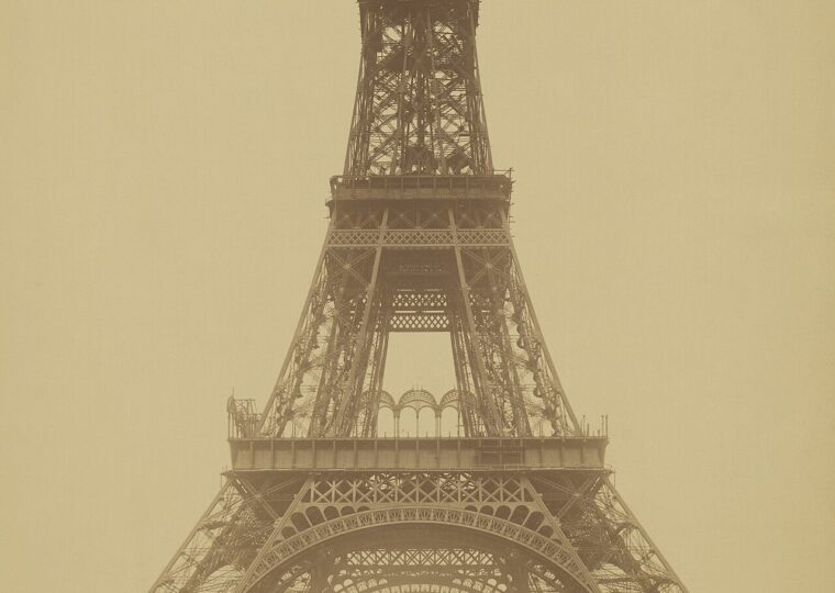 La tour Eiffel en construction en 1888, photographie de Louis-Émile Durandelle