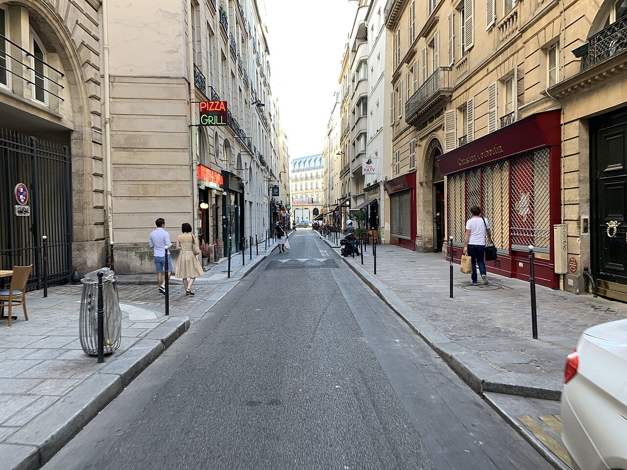 La devanture du bistrot À l'Épi d'Or, rue Jean-Jacques Rousseau à Paris