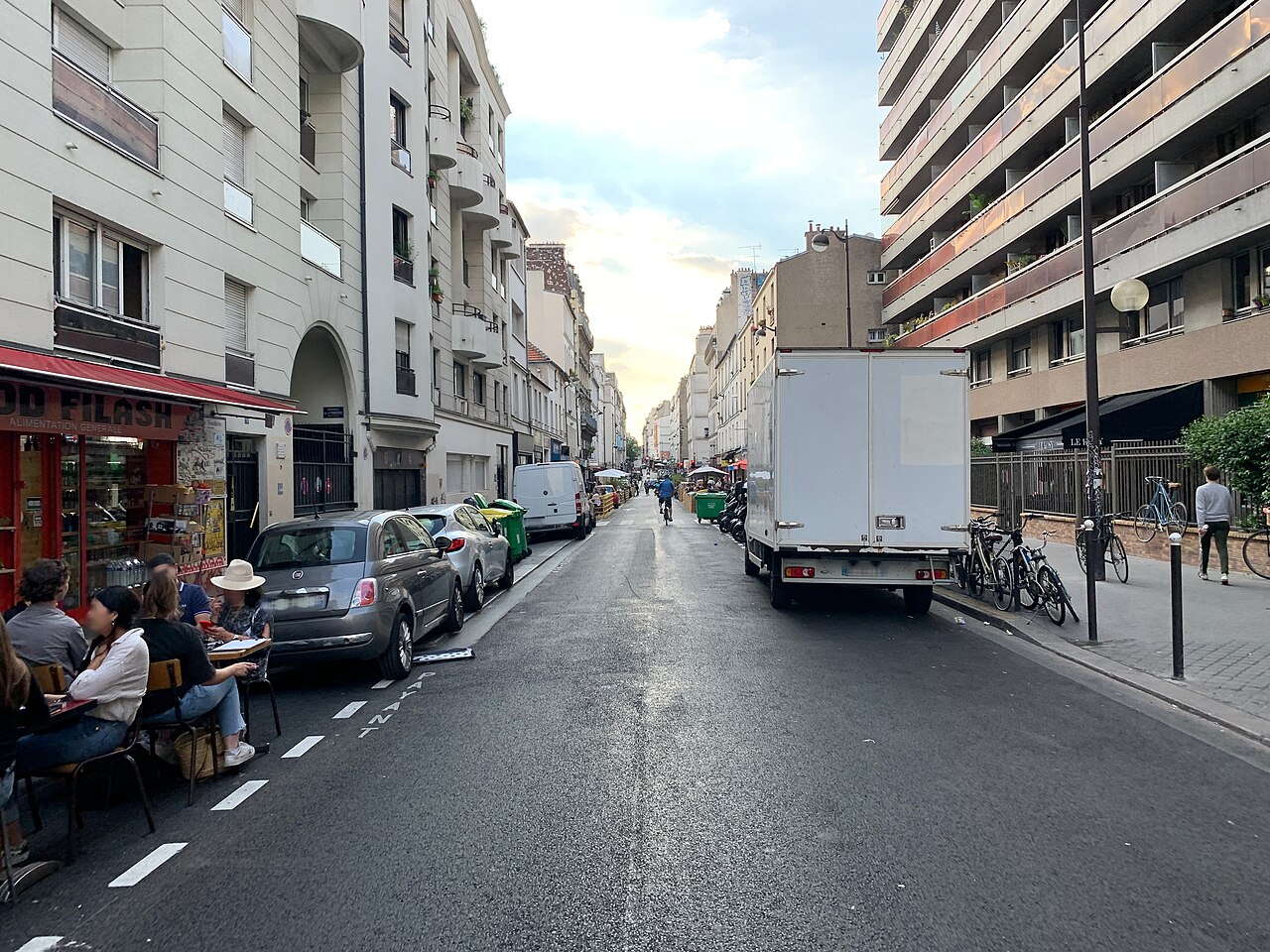 Le haut de la rue Oberkampf, territoire du café Fauna
