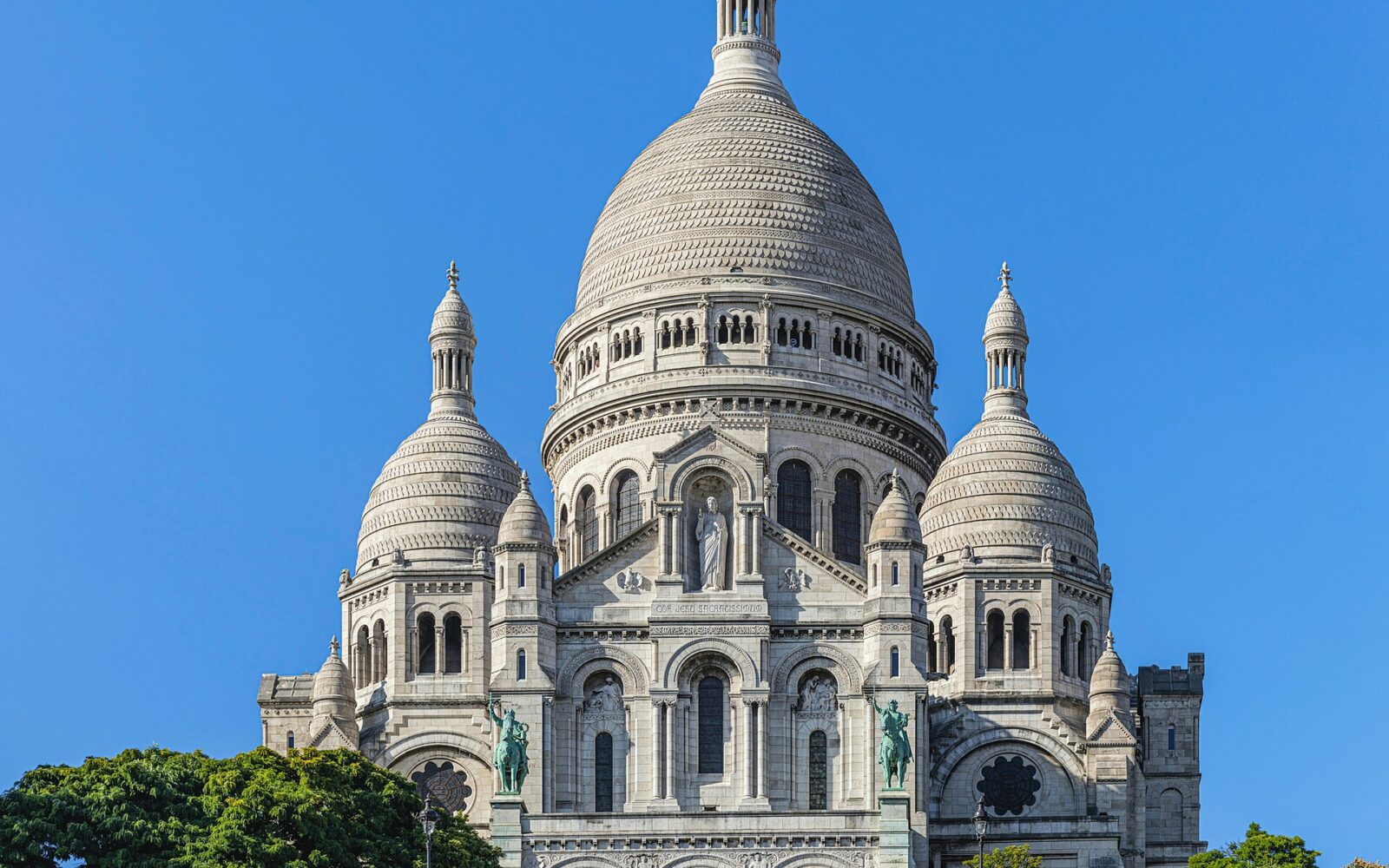 La basilique du Sacré-Cœur au sommet de la butte Montmartre