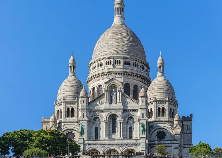 La basilique du Sacré-Cœur au sommet de la butte Montmartre
