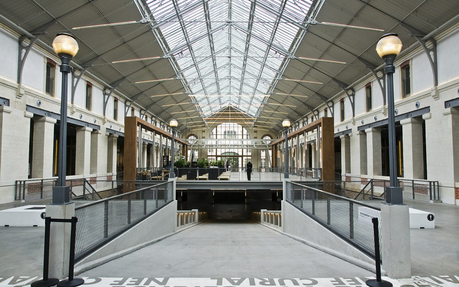 Les halles du Centquatre-Paris, rue Curial