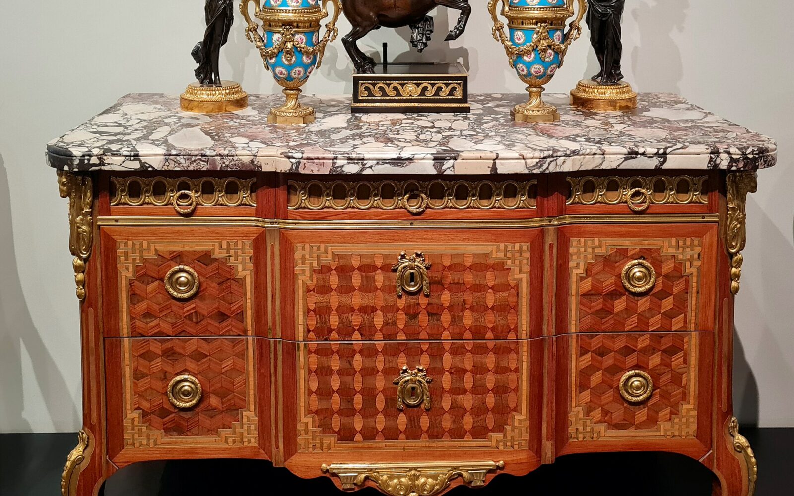 L'aile de Marsan du palais du Louvre, siège du musée des Arts décoratifs