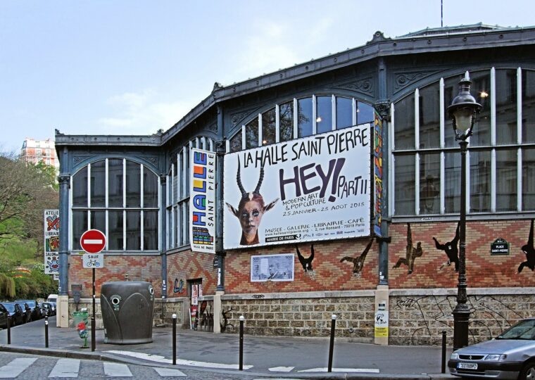 La halle de style Baltard de la Halle Saint-Pierre, au pied de Montmartre