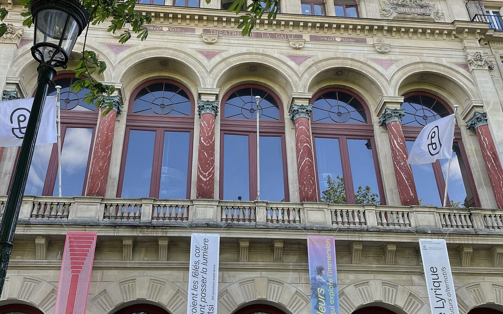 La façade Second Empire de la Gaîté Lyrique, rue Papin