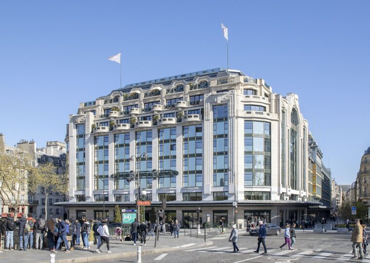 La façade de la Samaritaine vue du Pont-Neuf, écrin de Cheval Blanc Paris
