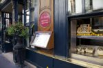 La façade du Procope, rue de l'Ancienne-Comédie