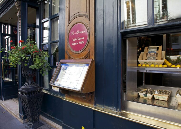 La façade du Procope, rue de l'Ancienne-Comédie