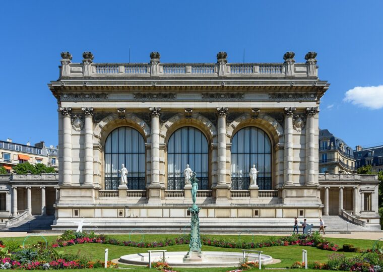 Le palais Galliera et son jardin, avenue Pierre-Ier-de-Serbie