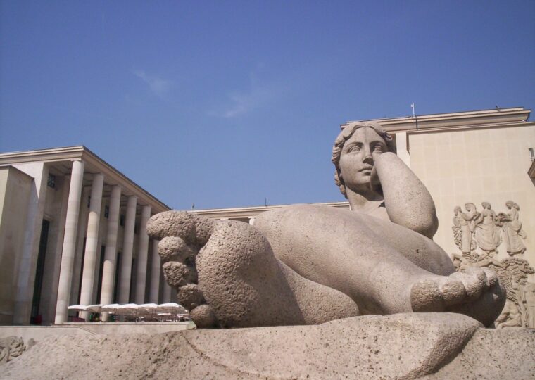 Le palais de Tokyo côté Seine, siège du musée d'Art moderne de Paris