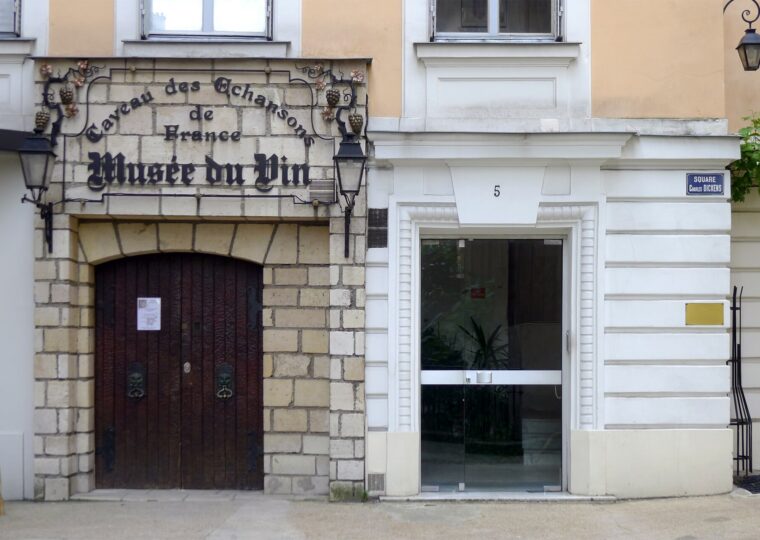 Les caves voûtées du musée du Vin, rue des Eaux
