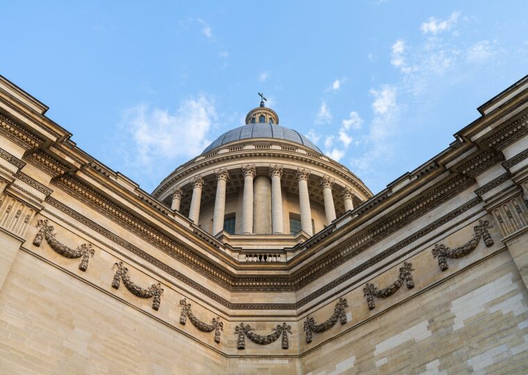 Le Panthéon et sa colonnade, sur la montagne Sainte-Geneviève