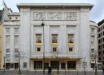 La façade aux reliefs de Bourdelle du théâtre des Champs-Élysées