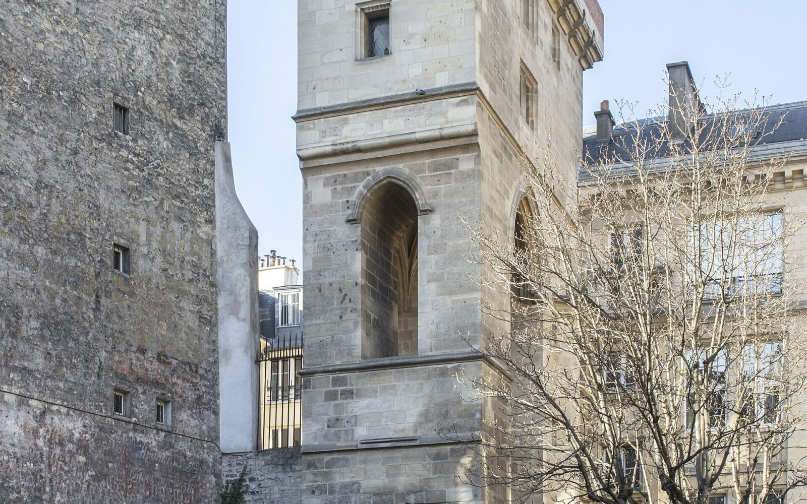 La tour Jean-sans-Peur, donjon médiéval de la rue Étienne-Marcel