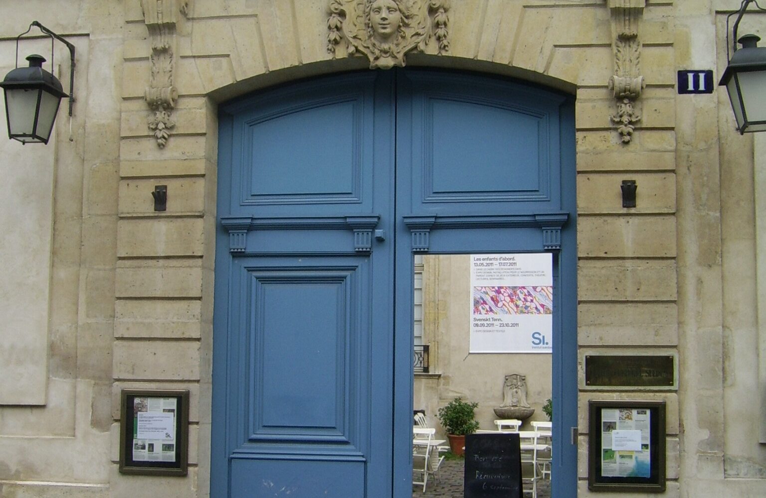 La cour de l'hôtel de Marle, siège de l'Institut suédois