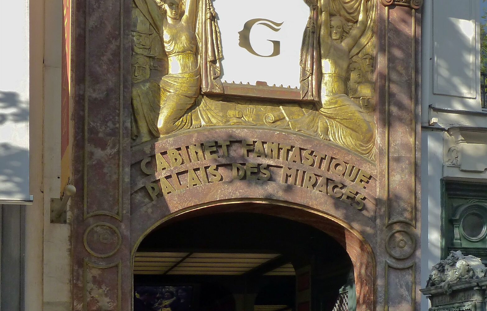 L'entrée du musée Grévin, boulevard Montmartre