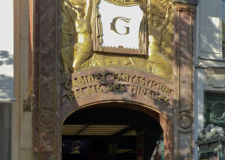 L'entrée du musée Grévin, boulevard Montmartre